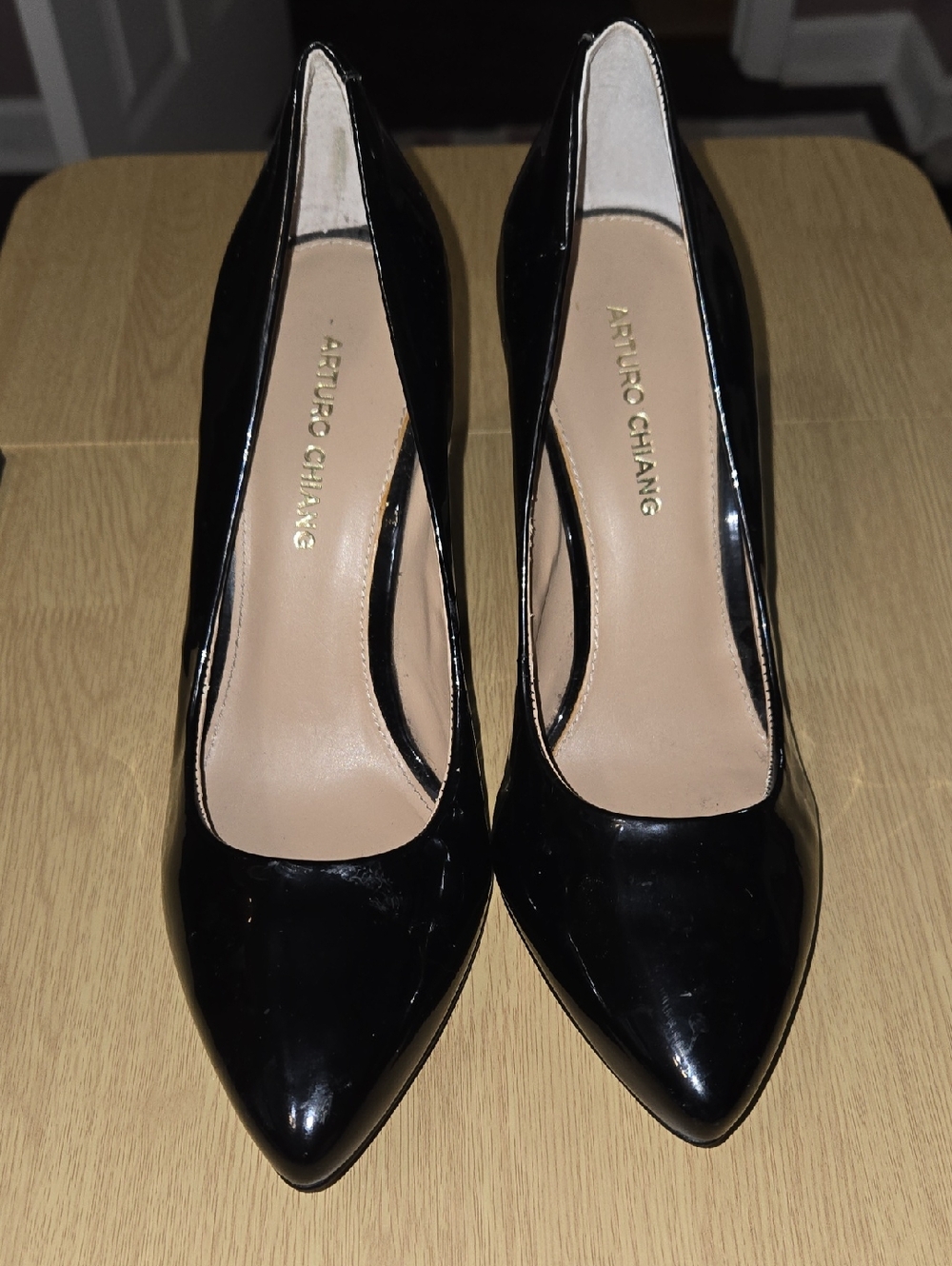 Arturo Chiang Black Patent Pointed Pumps